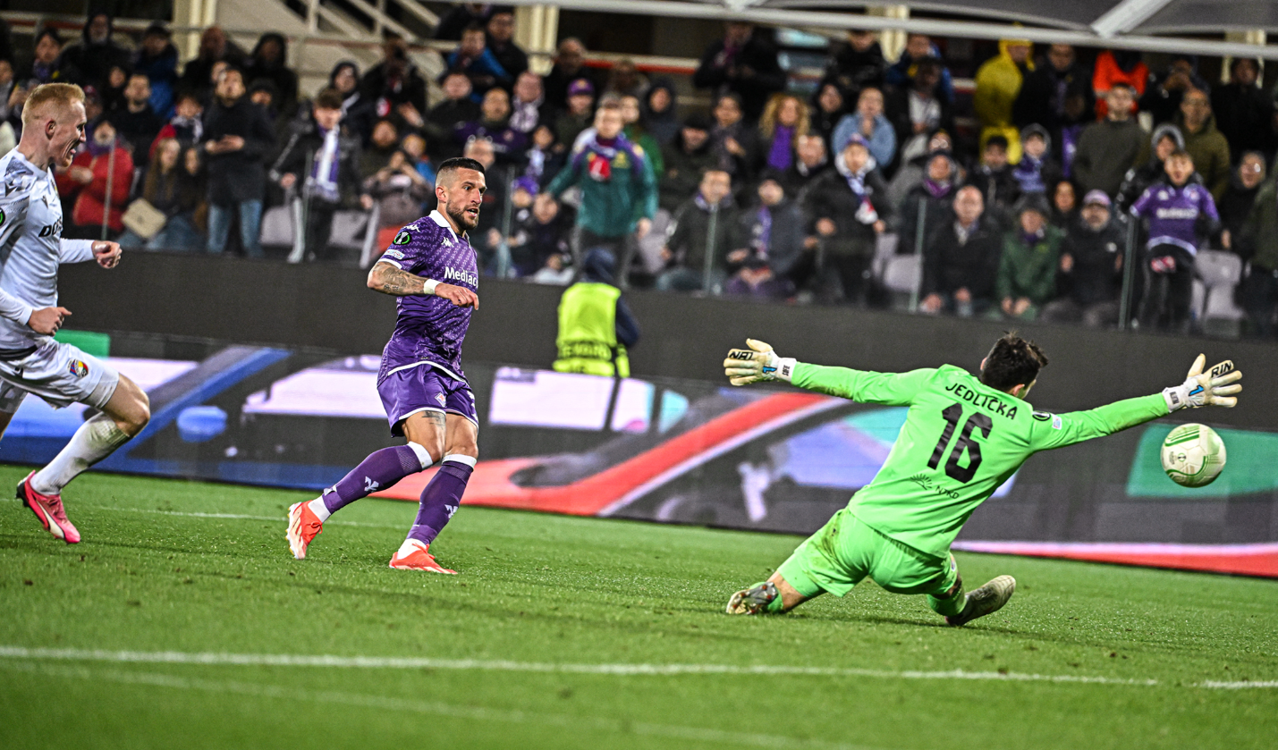 Fiorentina vs Viktoria Plzen (23:45 – 18/04) | Xem lại trận đấu