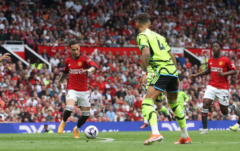 Manchester Utd vs Arsenal (22:30 – 12/05) | Xem lại trận đấu