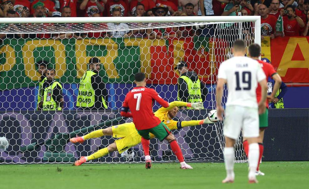 Bồ Đào Nha vs Slovenia (02:00 – 02/07) | Xem lại trận đấu
